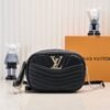 LU NEW WAVE Camera Bag M53682, M53683, M53863. Louis Vuitton wraps the New Wave camera bag in quilted calfskin to welcome the Spring Summer 2019 collection - size 21*5.5*14 ⚠