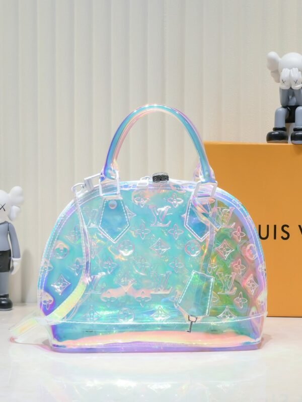 Lv's latest transparent and vibrant M53152 ALMA BB series perfectly showcases the youthful vitality of the individual and the Louis Vuitton style: 25x19x12