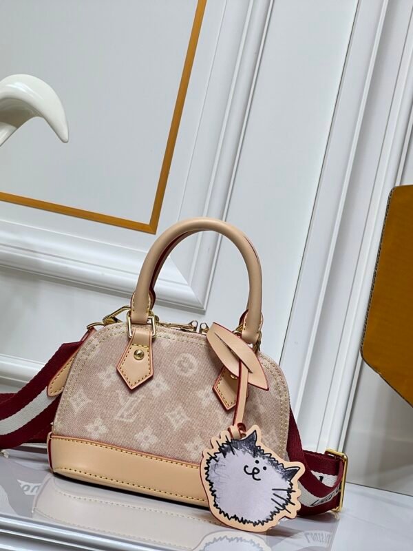 1 Alma BB handbag M99021 M82348 M82717, a creative masterpiece from the Louis Vuitton Catogram collection. Dimensions: 18x12x8cm.