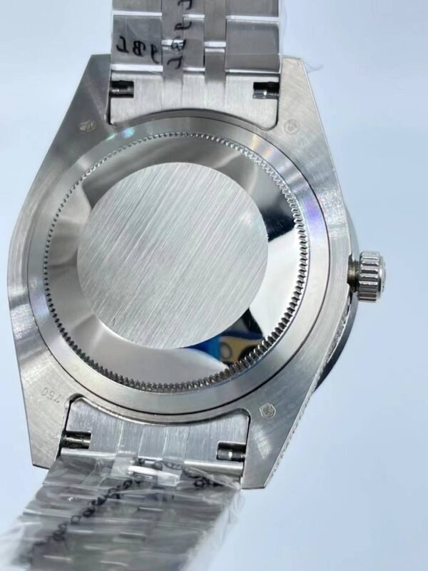 Rolex's new full-diamond large-diameter bezel, single calendar Roman numeral face, size 43mm