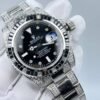 The new Rolex Submariner model, with a size of 40mm. The new strap design: diamonds on both sides + shiny center.