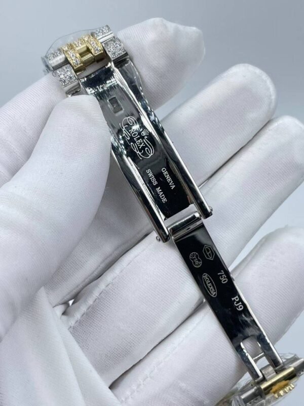 New full-diamond Roman-style logotype with diamond surface  41mm