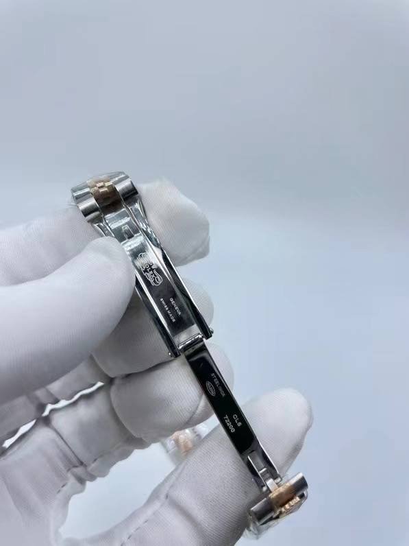 Rolex women's model with beaded star-shaped diamonds, size 26mm