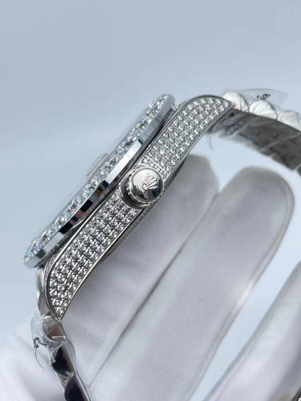 Rolex's new full-diamond large-diameter bezel, single calendar Roman numeral face, size 43mm