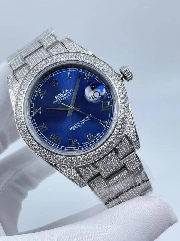 Rolex's new full-diamond single-date Roman bezel model, with a size of 41mm