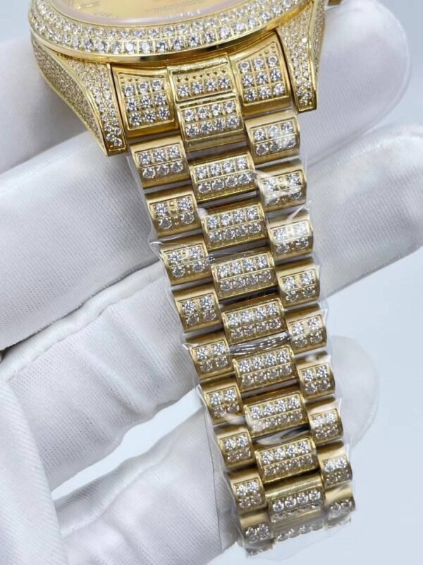 Rolex's new full-diamond double-calendar three-dimensional Roman dial, size 41mm