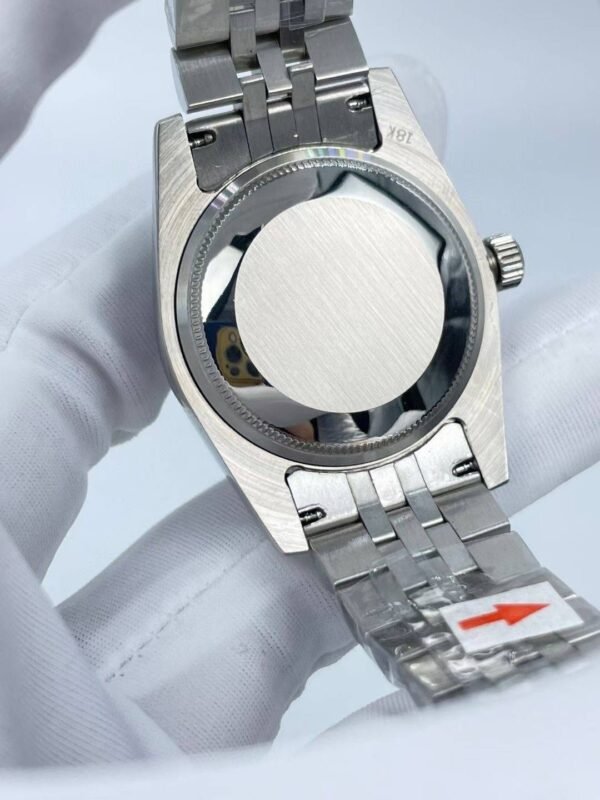 New log entry - Blue dial  Set with diamonds  31mm