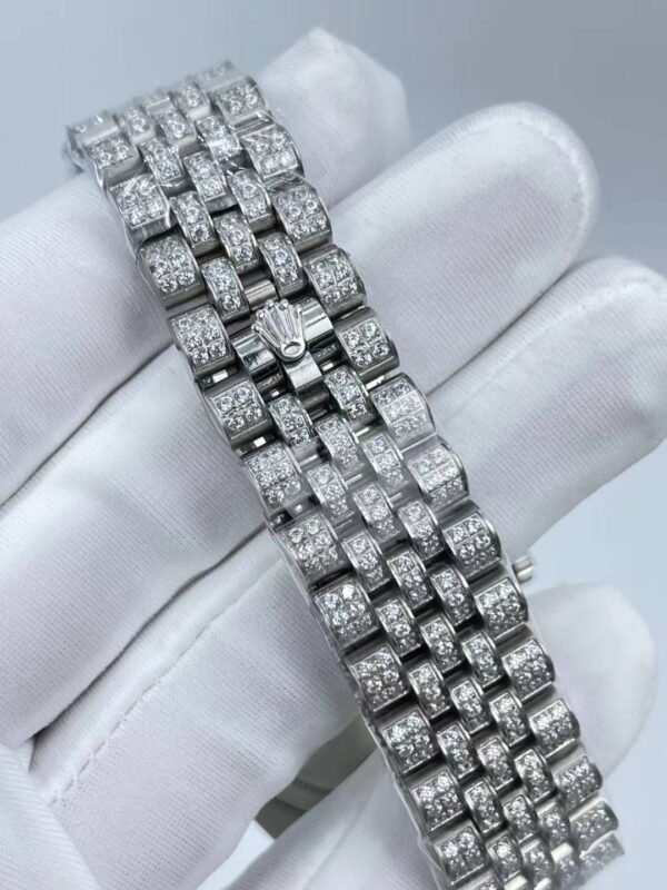 Rolex's new full-diamond large-diameter bezel, single calendar Roman numeral face, size 43mm