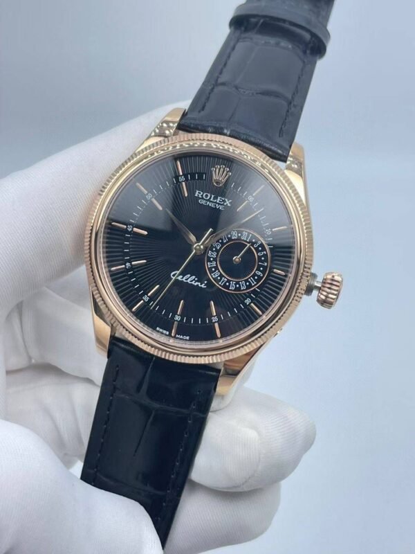 Silver dial, rose gold case, black strap  39mm