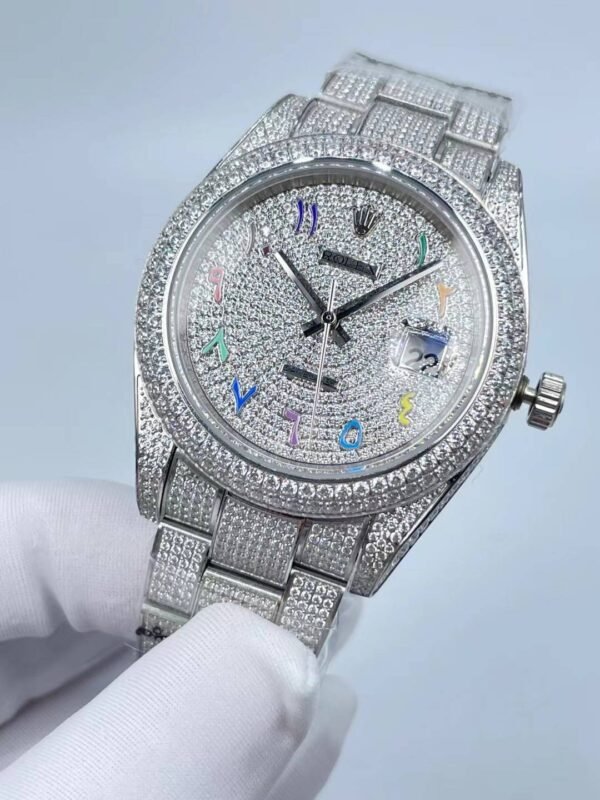 Rolex's new full diamond flat three-link bracelet, with a starry sky dial featuring colorful Arabic numerals, measures 41mm.
