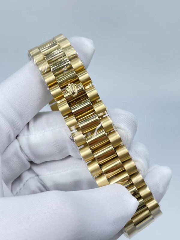 Double-layered black shell with teeth, 69 nails, size 36mm