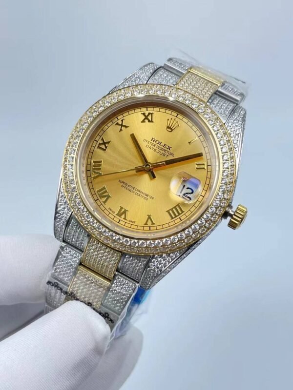 Rolex's new full-diamond single-date Roman bezel model, with a size of 41mm