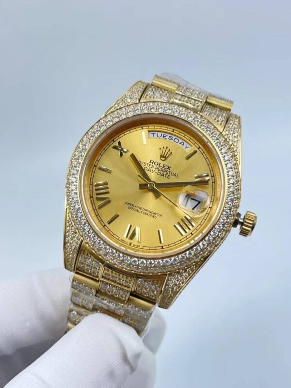 Rolex's new full-diamond double-calendar three-dimensional Roman dial, size 41mm