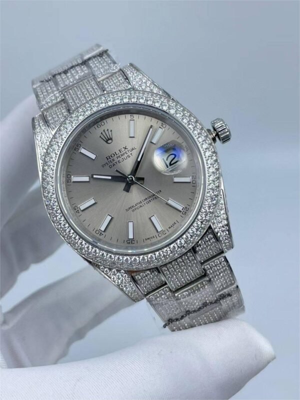 New full diamond Logotype luminous dial  41mm