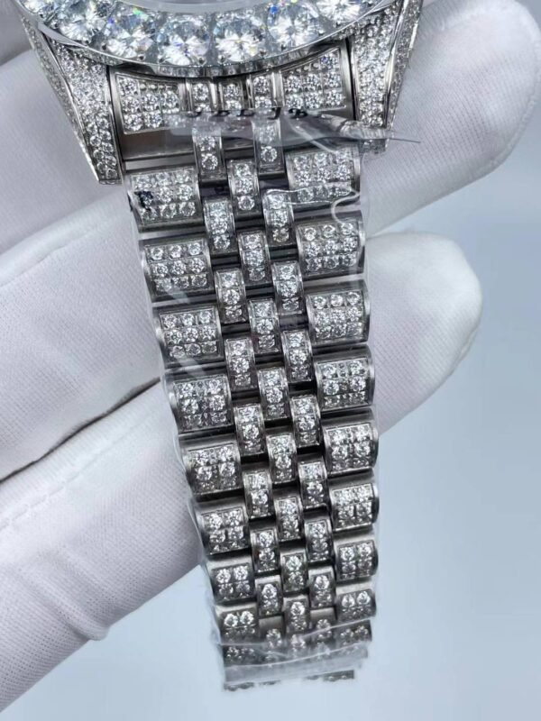 Rolex's new full-diamond large-diameter bezel, single calendar Roman numeral face, size 43mm