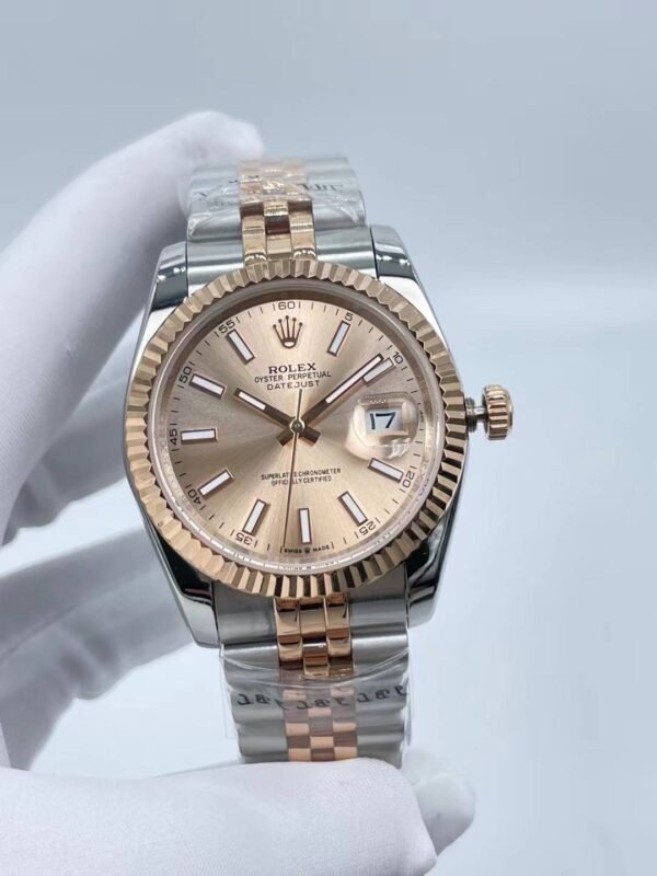 L~CEZ4S%9_0VA%6$@F0A8%N_tmb Rolex new chronograph with luminous bezel, size 36mm