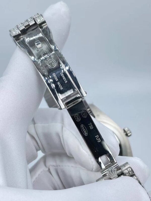 Rolex's new full-diamond large-diameter bezel, single calendar Roman numeral face, size 43mm