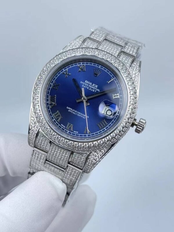 Rolex's new full-diamond single-date Roman bezel model, with a size of 41mm