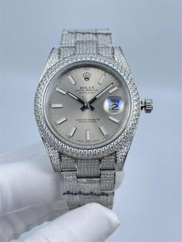 New full diamond Logotype luminous dial  41mm