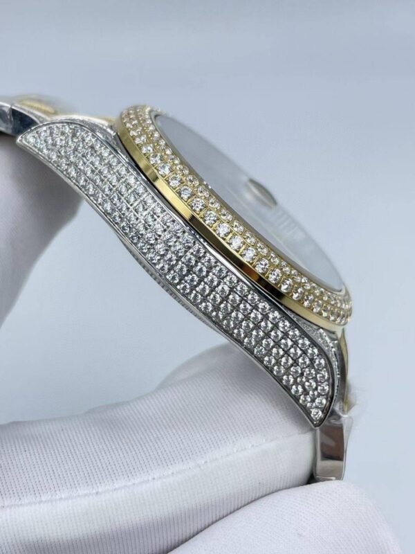 Rolex's new full-diamond "Sky" model, with a size of 42mm.