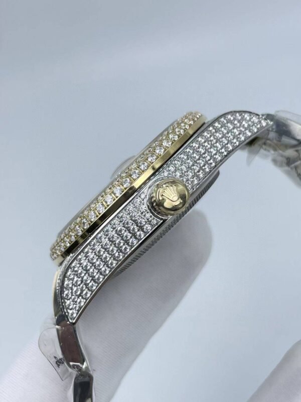 Rolex's new full-diamond "Sky" model, with a size of 42mm.