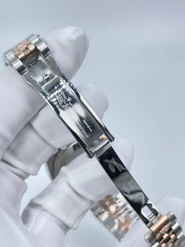 New model with 6-edge diamonds and Roman pattern, size 31mm