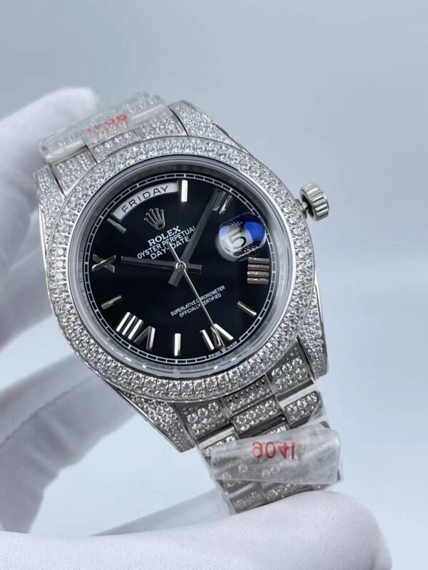 Rolex's new full-diamond double-calendar three-dimensional Roman dial, size 41mm
