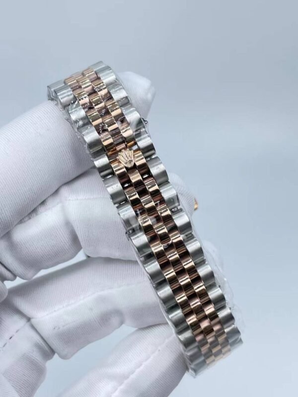 New model with 6-edge diamonds and Roman pattern, size 31mm