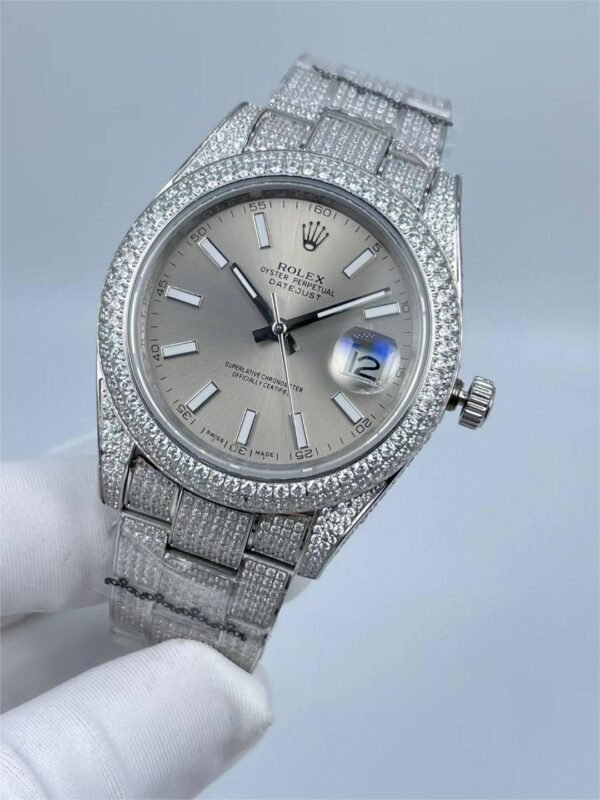 New full diamond Logotype luminous dial  41mm