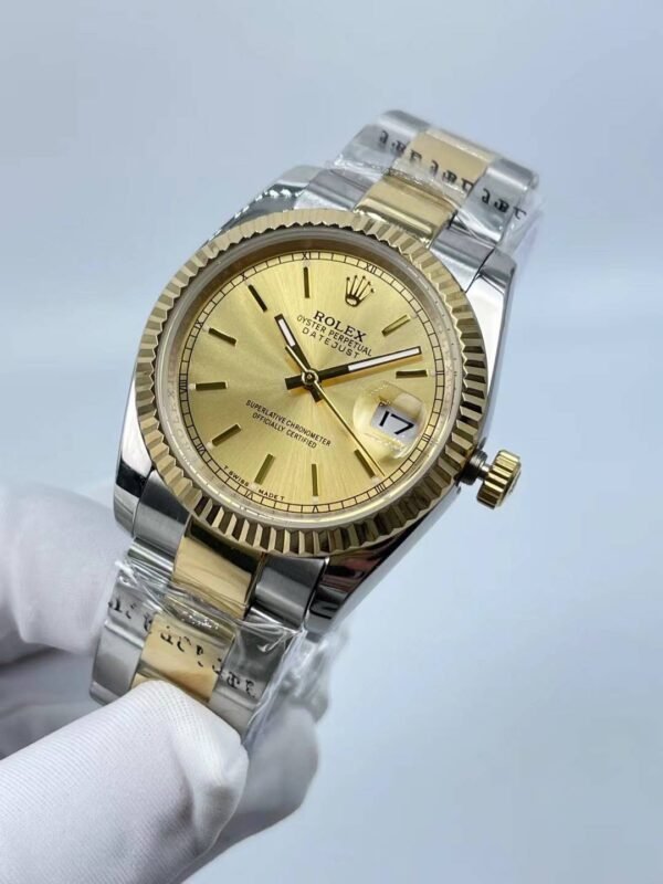 Rolex's new Datejust with a small bezel and small dial, 36mm in size (with a small grain bracelet)