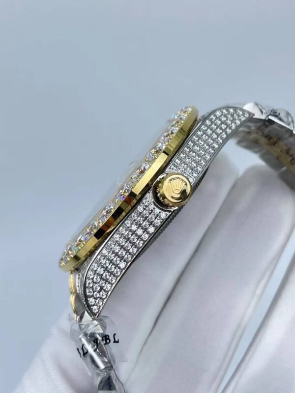 Rolex's new full-diamond large-diameter bezel, single calendar Roman numeral face, size 43mm