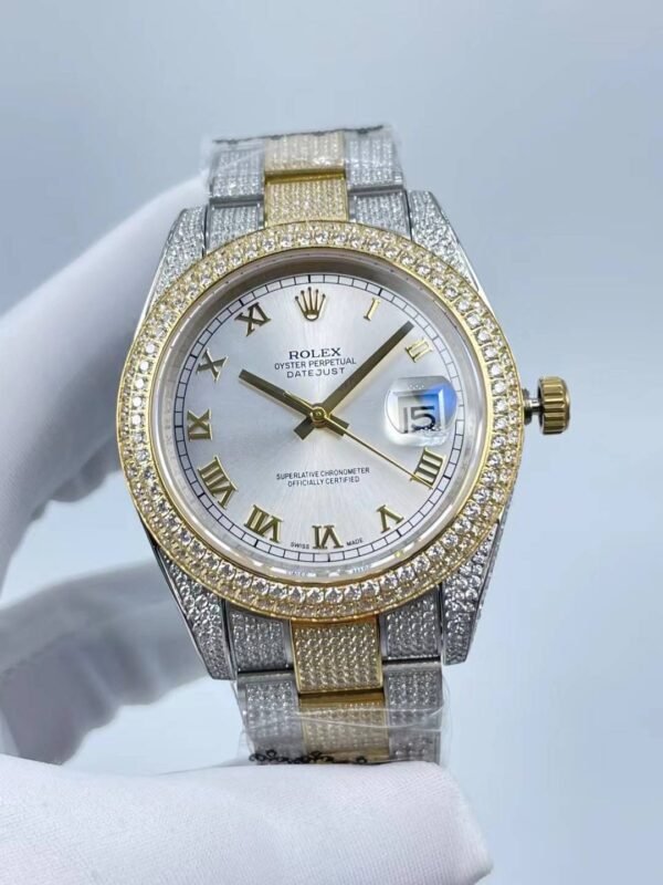 Rolex's new full-diamond single-date Roman bezel model, with a size of 41mm