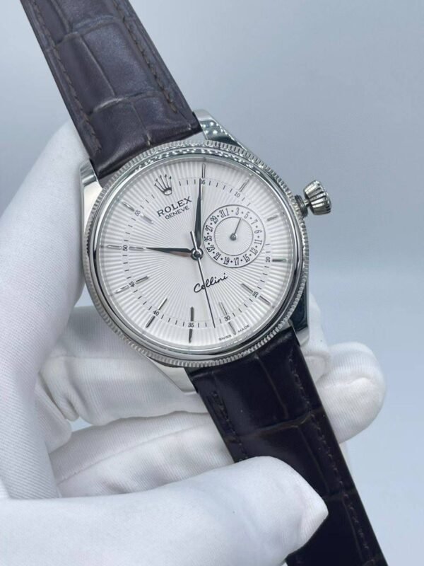 Silver dial, silver case  39mm