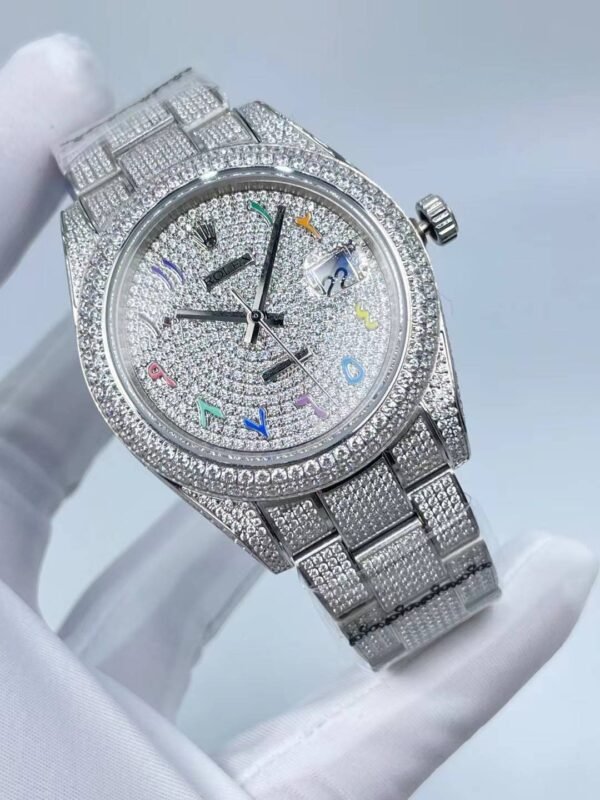 Rolex's new full diamond flat three-link bracelet, with a starry sky dial featuring colorful Arabic numerals, measures 41mm.