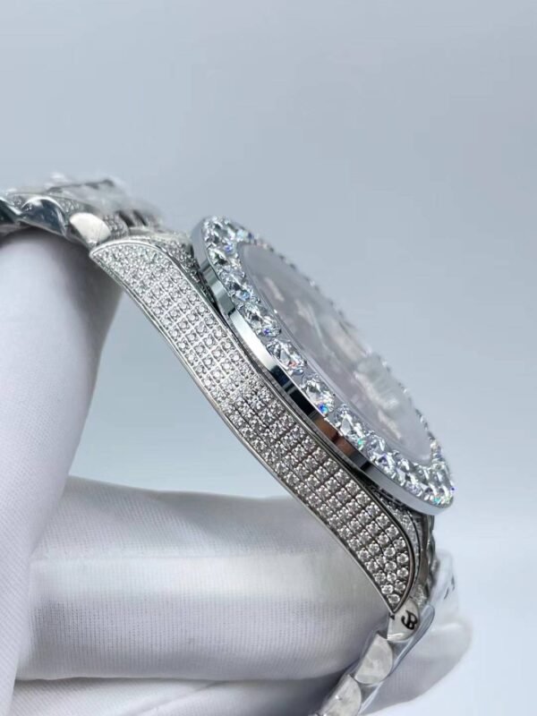 Rolex's new full-diamond large-diameter bezel, single calendar Roman numeral face, size 43mm