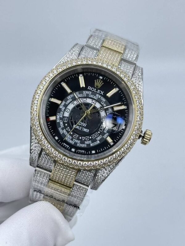 Rolex's new full-diamond "Sky" model, with a size of 42mm.