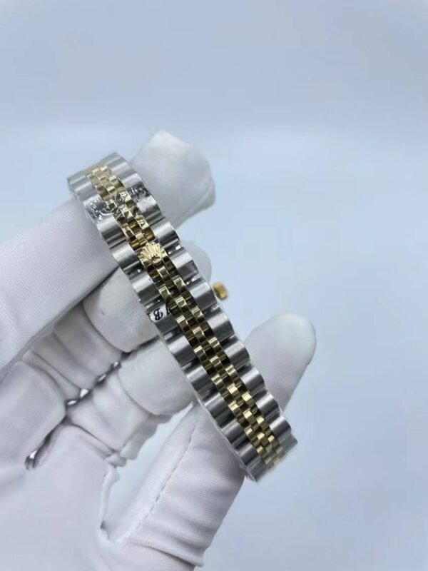 Rolex women's model with beaded star-shaped diamonds, size 26mm