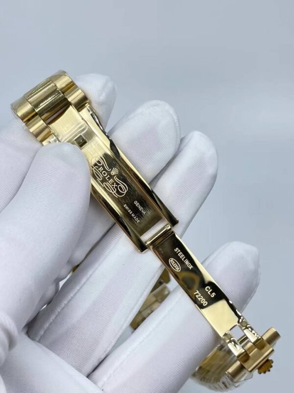 Double-layered black shell with teeth, 69 nails, size 36mm