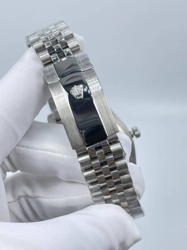 Rolex new chronograph with beveled edges and small bezel, size 41mm (small head stud strap)