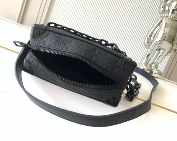 Soft Trunk Mini Handbag  18.5 x 13 x 8 centimeters (length x height x width)