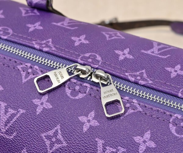 M11808 41416 Gradient Purple. This Keepall Bandouliere 45 travel bag measures 45x27x20cm.