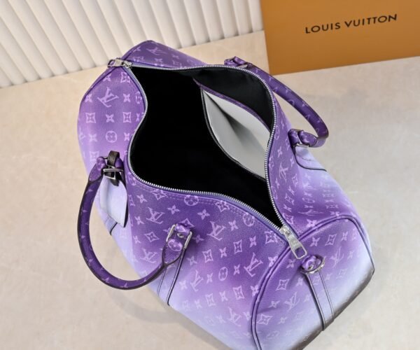 M11808 41416 Gradient Purple. This Keepall Bandouliere 45 travel bag measures 45x27x20cm.
