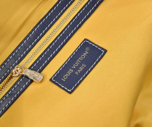 M25900 41416 This model Keell Bandoulière 50 Travel Bag  29 x 23 x 50 cm (height x width x length)