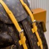 Model number M12729 - Vintage Blue M13202 - Vintage Tan Yellow 41379 This Christopher medium-sized backpack 38 x 44 x 12.5 cm (length x height x width)