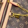 Small size M15208 M25774 This Louis Vuitton Ever More PM handbag measures 28x18x12 cm.