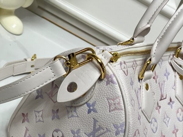 Speedy P9 Bandoulière 25 Monogram Leathe    Size: 25x15x15