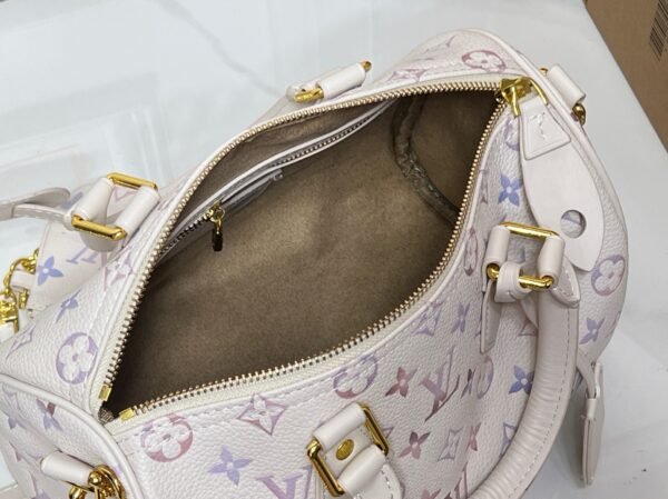 Speedy P9 Bandoulière 25 Monogram Leathe    Size: 25x15x15