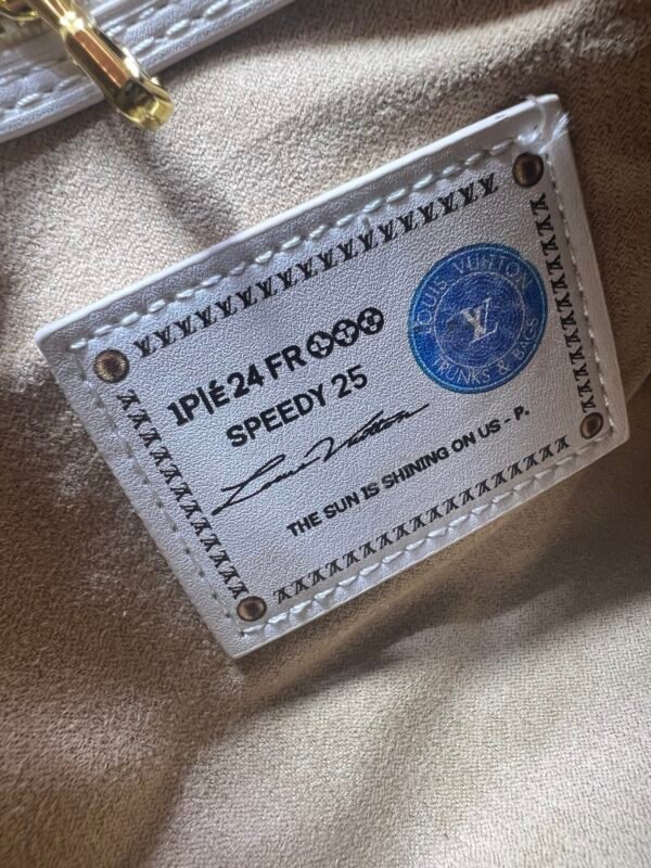 Speedy P9 Bandoulière 25 Monogram Leathe    Size: 25x15x15