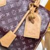 This Speedy Bandoulière 30 Monogram Leather handbag is made of soft ostrich leather, measuring 30 x 21 x 17 centimeters (length x height x width).