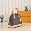 Double-sided color-changing yellow leather N41221, Agge M53152, presbyopic. This charming Alma BB handbag is 25x19x12 centimeters (length x height x width).